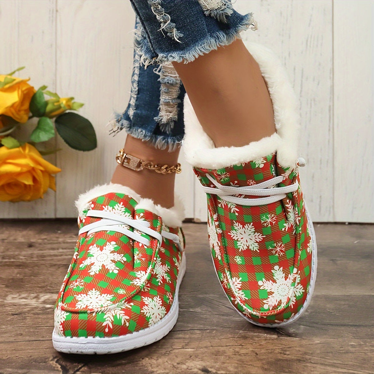Women's Christmas Snowflake Pattern Shoes, Plaid Plush Lined Slip On Canvas Shoes, Winter Warm Low Top Loafers